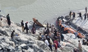 पाकिस्तानमा बस दुर्घटना, २० को मृत्यु, २१ घाइते       